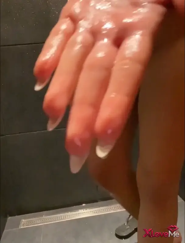 Hotwife Ada ifşa Duşa girince dayanamadı boşaldı — Hotwife Ada