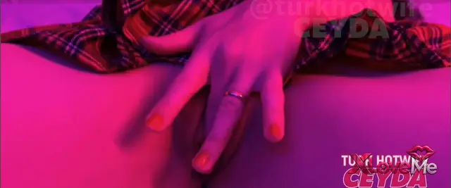 Hotwife Ceyda ifşa Kolej etekli nude video çekti — Hotwife Ceyda
