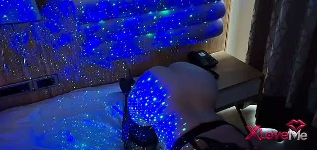 Telegram ifşa — MaskedWoman ifşa Kerane gibi ortamda kalça sergiledi — Masked Woman