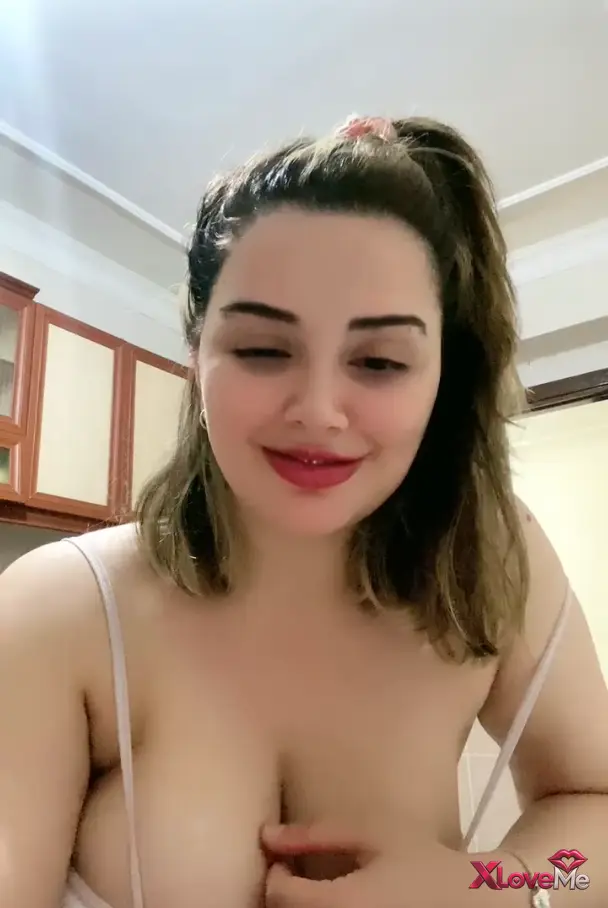 Büyük Memeli — Mona ifşa Büyük memeli kızdan yayın izle