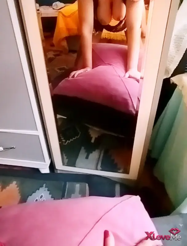 Amatör Sex — Olgun kadını gözleri bağlı aynaya karşı sikti