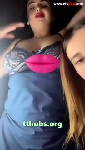 Tango Biricik Dildo Sokup Çıkarıyor Lez Arkadaşıyla - Porno Video — Tango Biricik