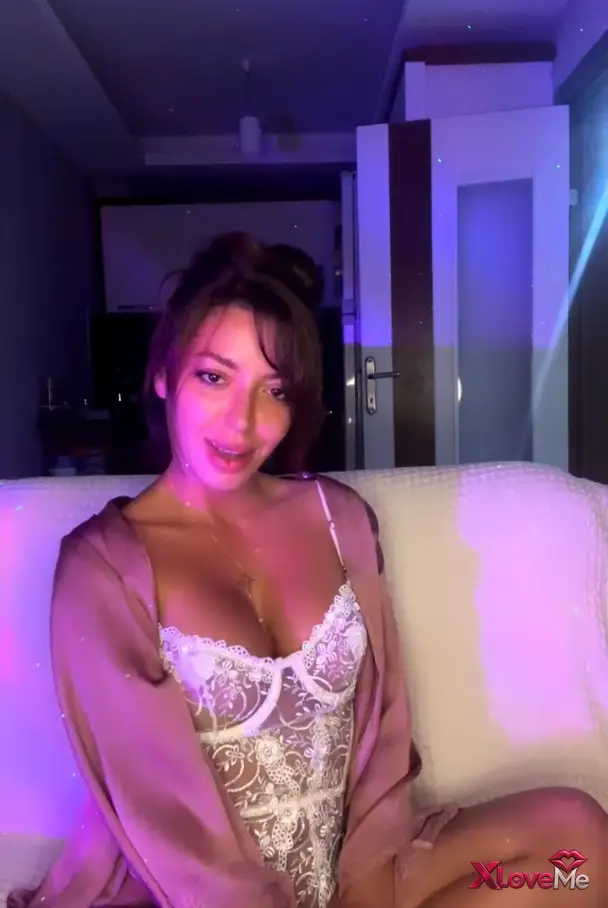 Tango Gece ifşa Beyaz dantelli iç çamaşırlarla — Tango Gece