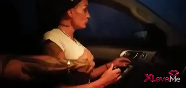 Yaşlı Sakso Aleyna Nicole arabada bira içip ağza aldı — Aleyna Nicole