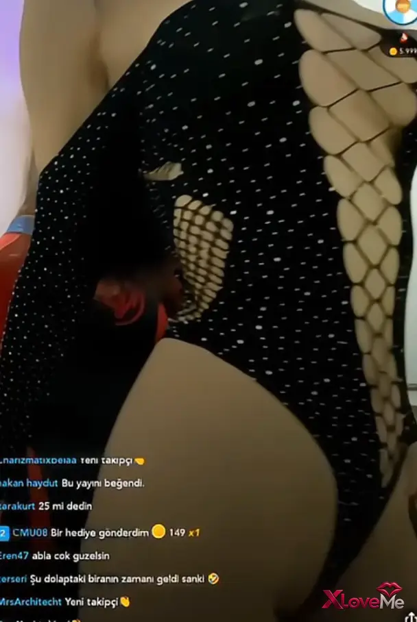 Zeynepiksy ifşa Sexy kıyafetiyle bedenini gösterdi — Zeynepiksy