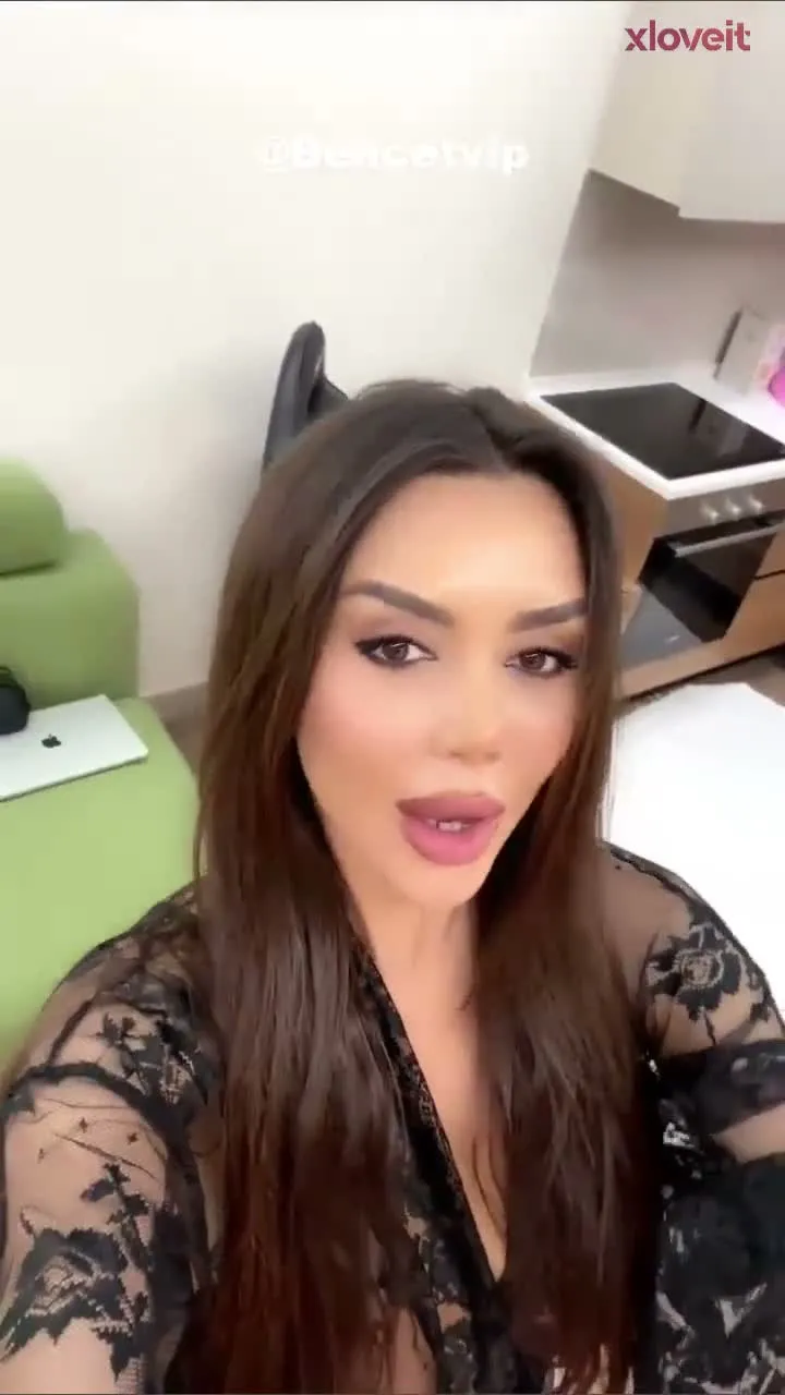 Ada Kumsal ifşa Harika geceliğiyle canlı yayında — Tango Ada Kumsal — Canlı Yayınlar