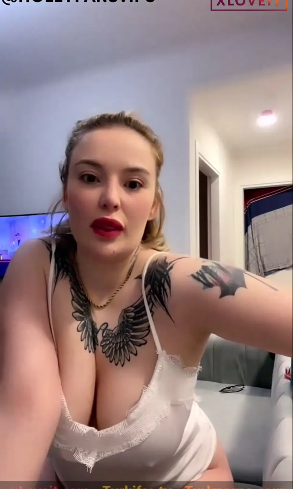 Arzu Yılmaz nude çocukları uyutup yayın açtı — Arzu Yılmaz — Canlı Yayınlar