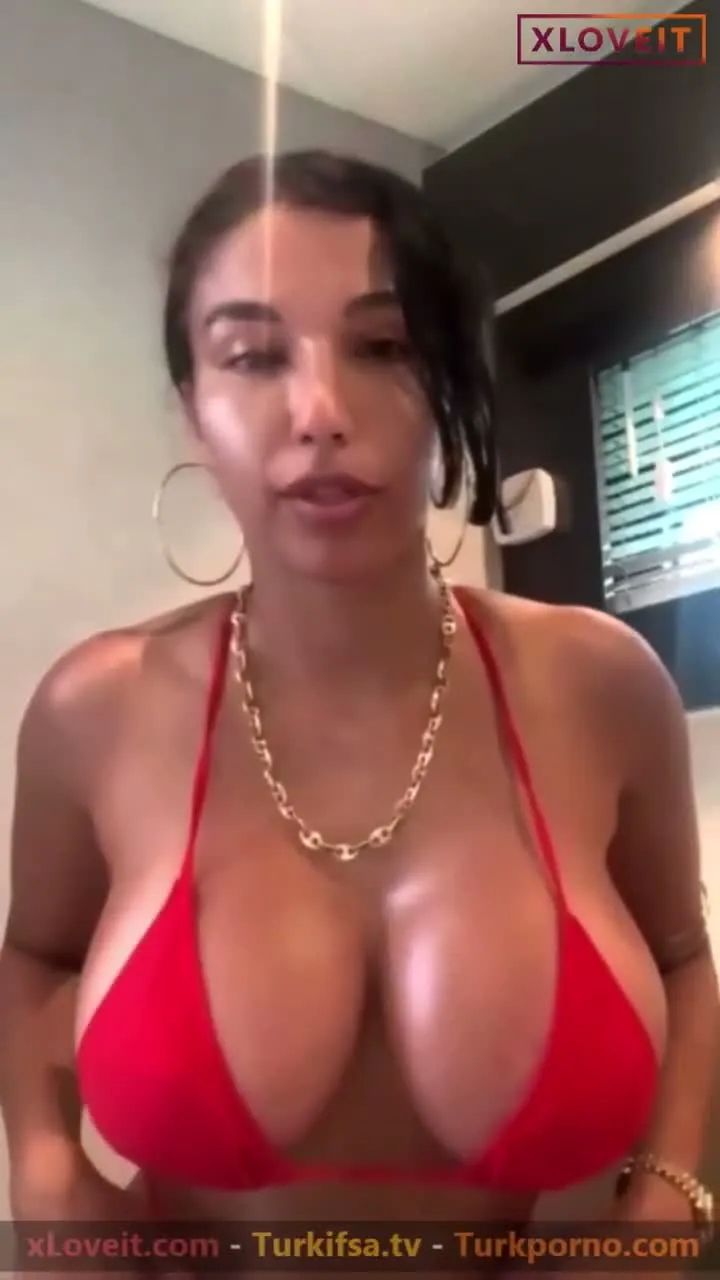 Ayla Günsüz ifşa Kırmızı bikinisiyle MEME avuçladı — Ayla Günsüz — Canlı Yayınlar