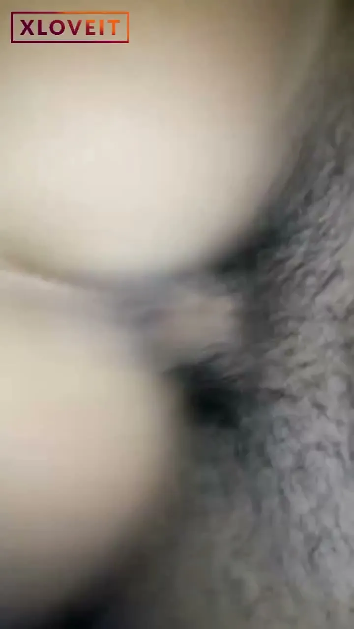 Baldız pornosu sikerken götünü parmaklıyor — Amatör Porno