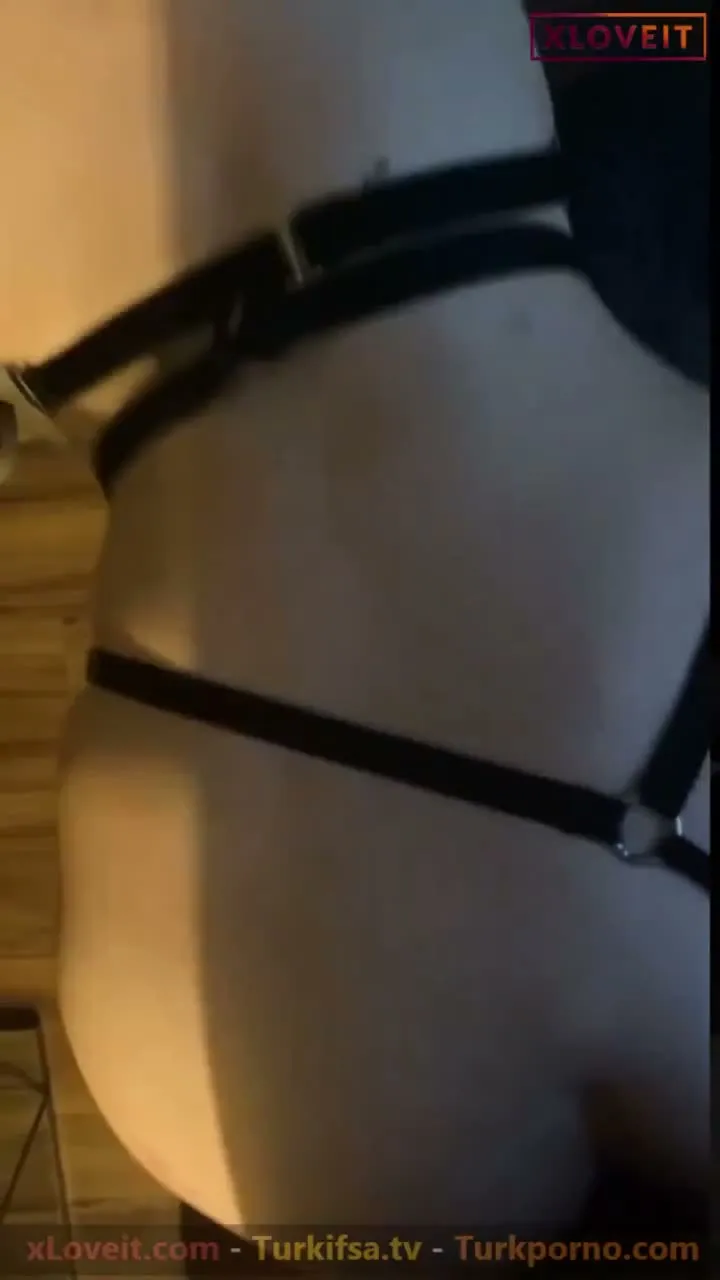Bedava Porno Esra Tangalı domalıp siktirdi — Amatör Porno