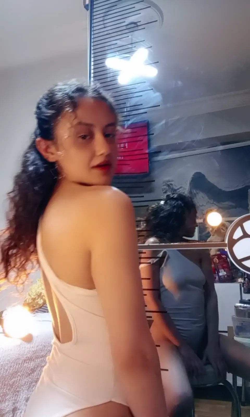 BigAss ifşa Seksi iç çamaşırlı canlı yayınını seyret — BigAss — Canlı Yayınlar