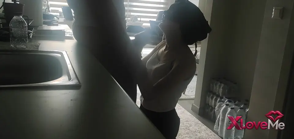 Cardel genç türbanlı kızın ağzına mutfakta verdi — Cardel — Türk Porno