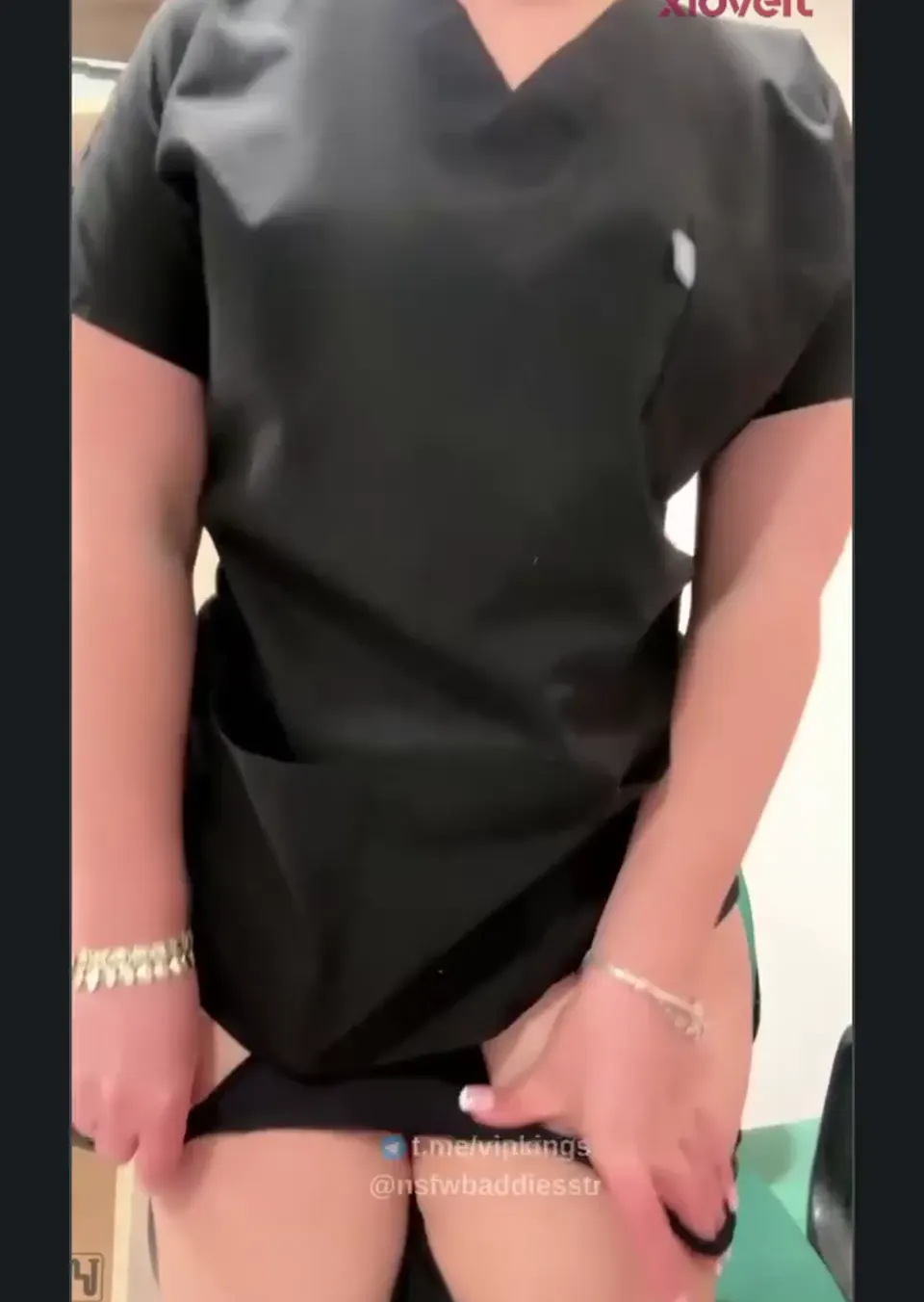 Ceyda ifşa HD Çalıştığı yerde soyundu — Ceyda — Canlı Yayınlar