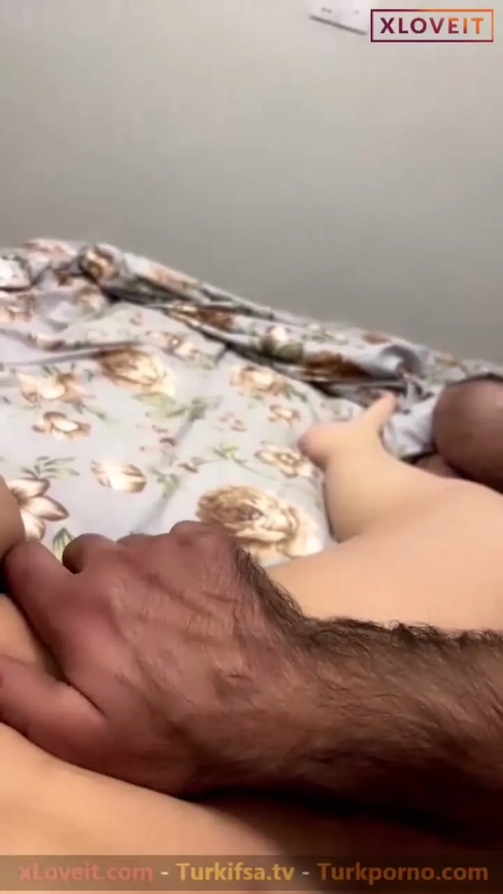 Esra ifşa Genç kız kıllı sevgilisine amcık okşattı — Esra — Canlı Yayınlar