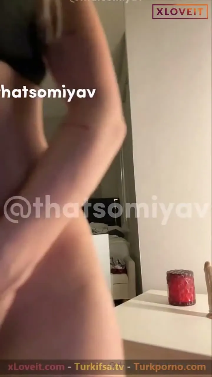 Gizemsavagex ifşa Amını yağlayıp yemek masasının üstünde dildo soktu — Gizem Savagex — Türk ifşa