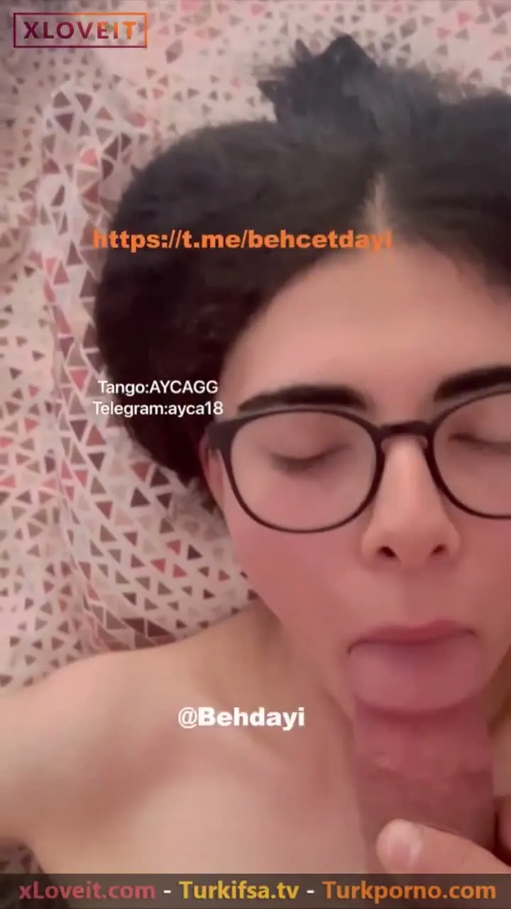 Gözlüklü Sikiş Üniversiteli Ayça sakso seks seyret — Amatör Porno