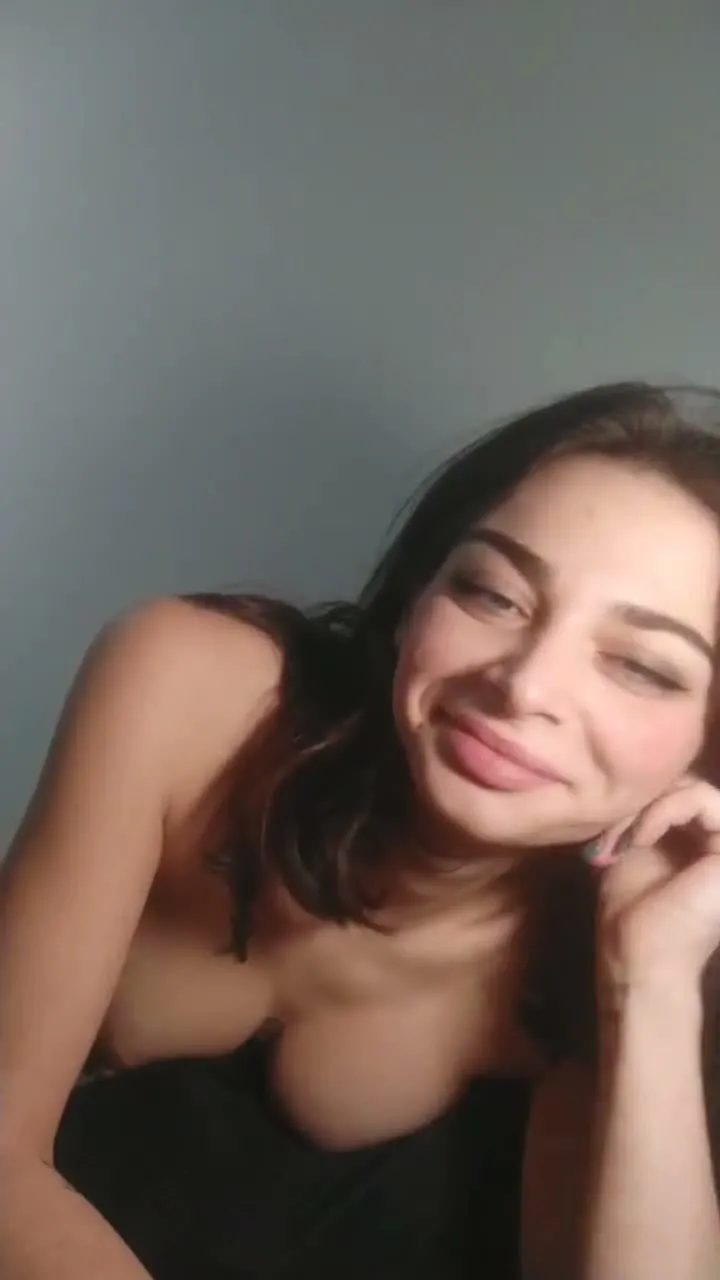 HD Porno Ruslana kol gibi yarrağı saksoyla ağzına boşalttı — Konulu Porno