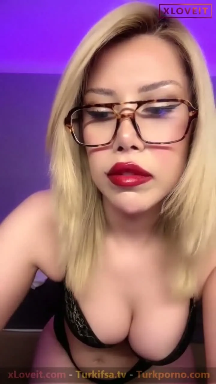 Nirvana Ahu ifşa Seksi hatun gözlüklü yayın yaptı — Tango Nirvana Ahu — Canlı Yayınlar