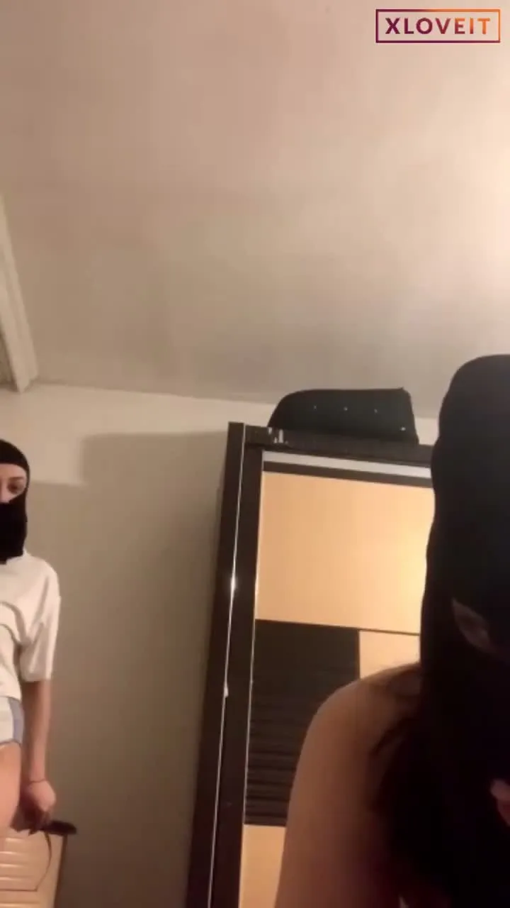Lezbiyen Öpüşme Elif Aden keyifle öpüştü — Tango Aden — Canlı Yayınlar