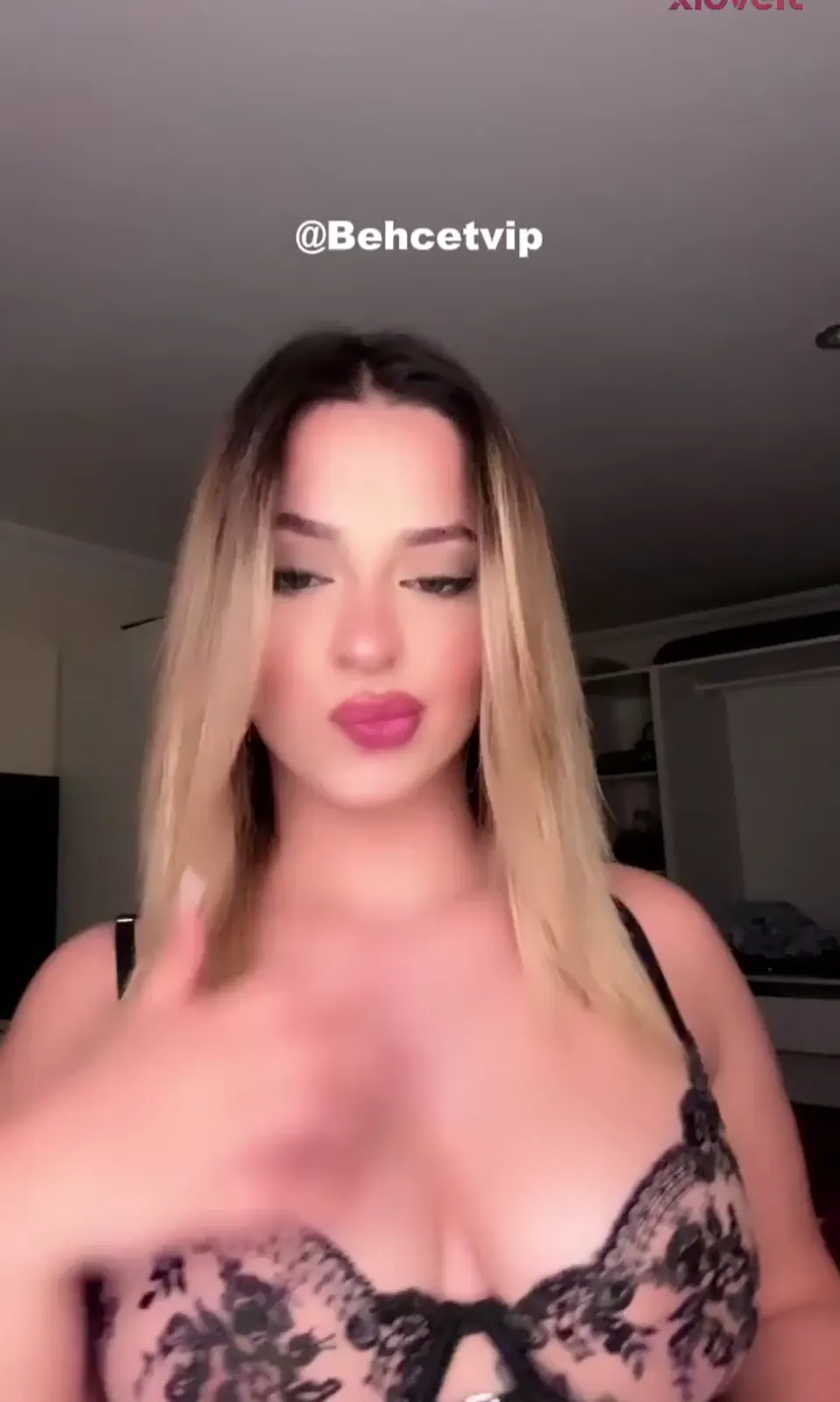 Lisa ifşa Seksi Türk hatunun HD Yayını — Canlı Yayınlar