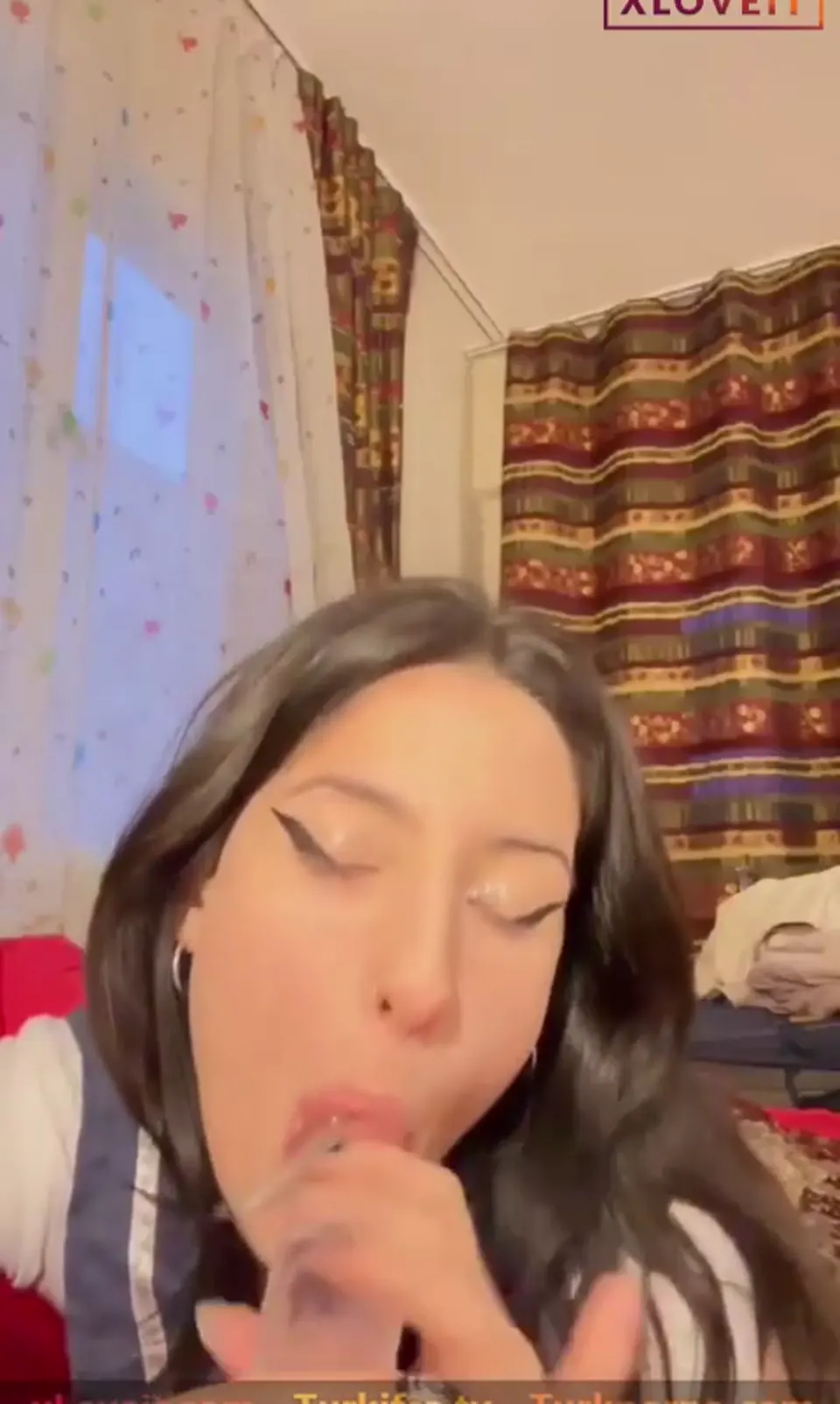 Nadeleine ifşa Eve gelince dildosunu zevkle yaladı — Nadeleine — Türk ifşa