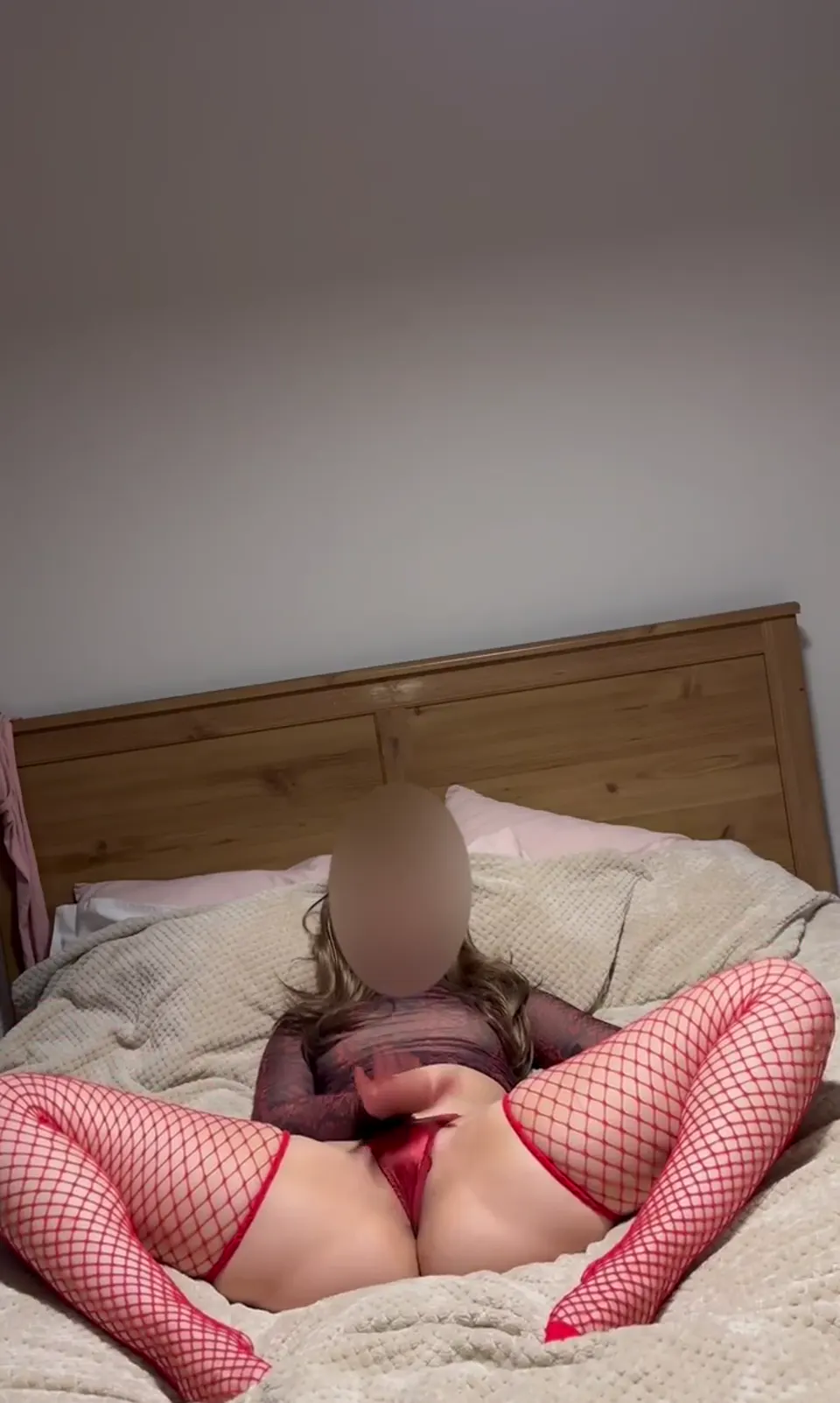 Narcissusplay ifşa Kırmızı tangasıyla dildo show yaptı — Narcissusplay — Türk ifşa