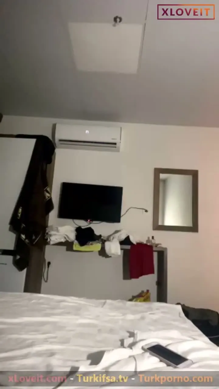 Naz Elbir ifşa Açtı memeleri manitasına yalattı — Naz Elbir — Canlı Yayınlar