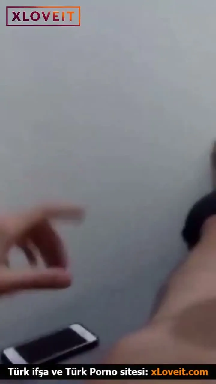 Sakso izle göğüslerinin arasına alıyor — Amatör Porno