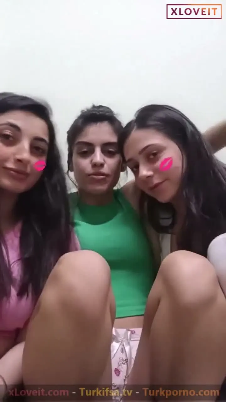 Sude Ece Buse ifşa Üç kızın canlı yayınını seyret — Canlı Yayınlar