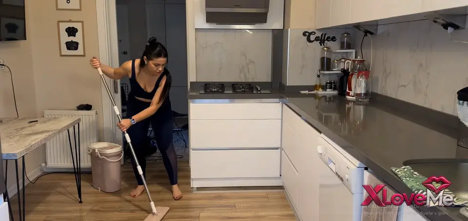 Talya Burcu ifşa Sexy hatun mutfağı süpürdü — Talya Burcu — Türk ifşa