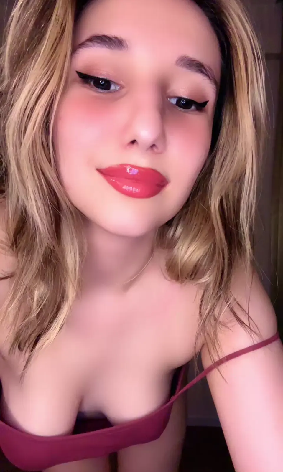 Tango laura ifşa Sağlam fizikli canlı yayında — Tango Laura — Canlı Yayınlar