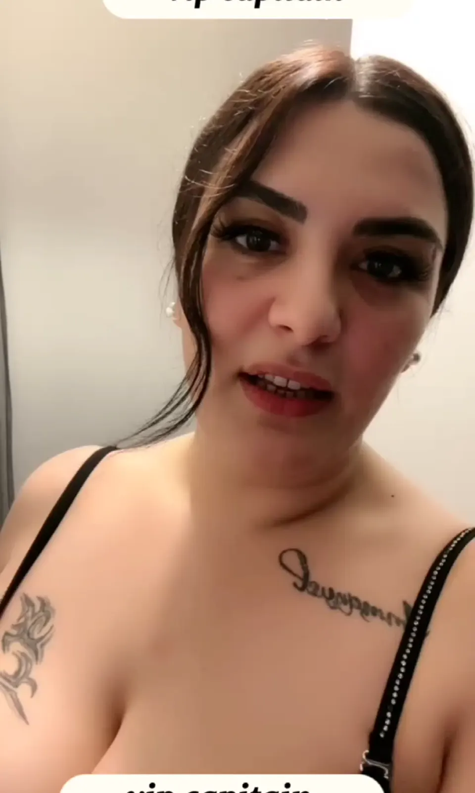 Tango Tokyo ifşa Kocaman memelerini izletti — Tango Tokyo — Canlı Yayınlar