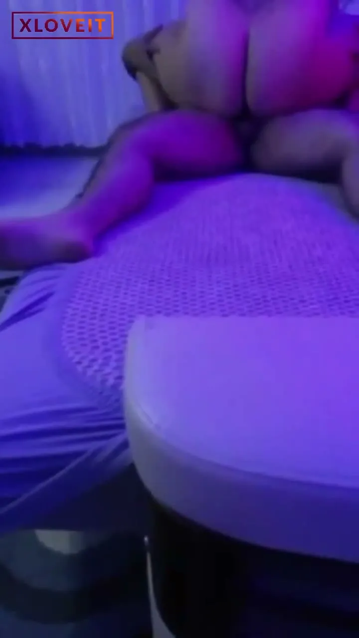 Tombul Karısını arkadaşına siktiriyor — Amatör Porno