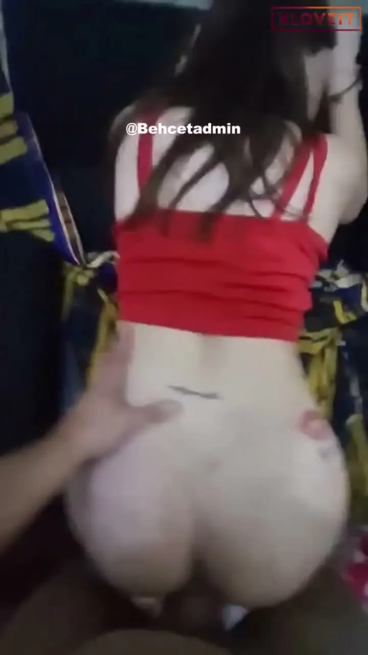 Türbanlı Biricik Porno Koltuğa domalıp inleyerek sikildi — Tango Biricik — Mobil Porno